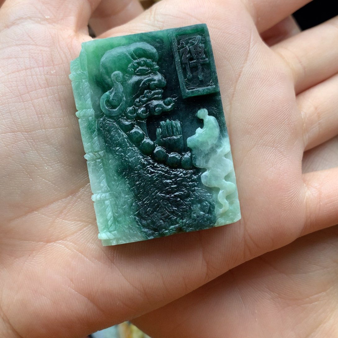 剑***修定制翡翠未镶嵌翡翠