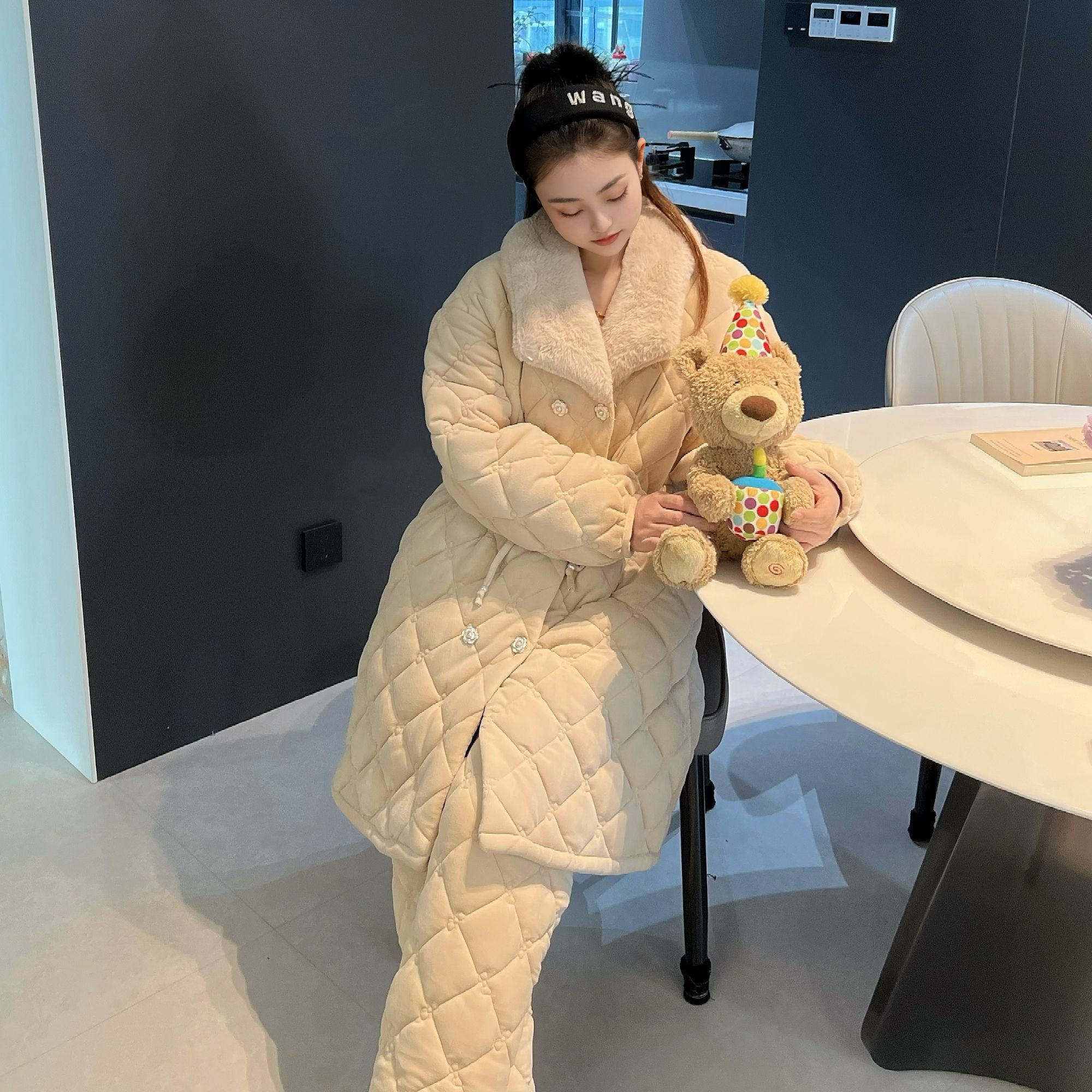 Sifuma/斯服玛《冰岛》冬季睡衣女三层夹棉加绒加厚毛领家居服套装