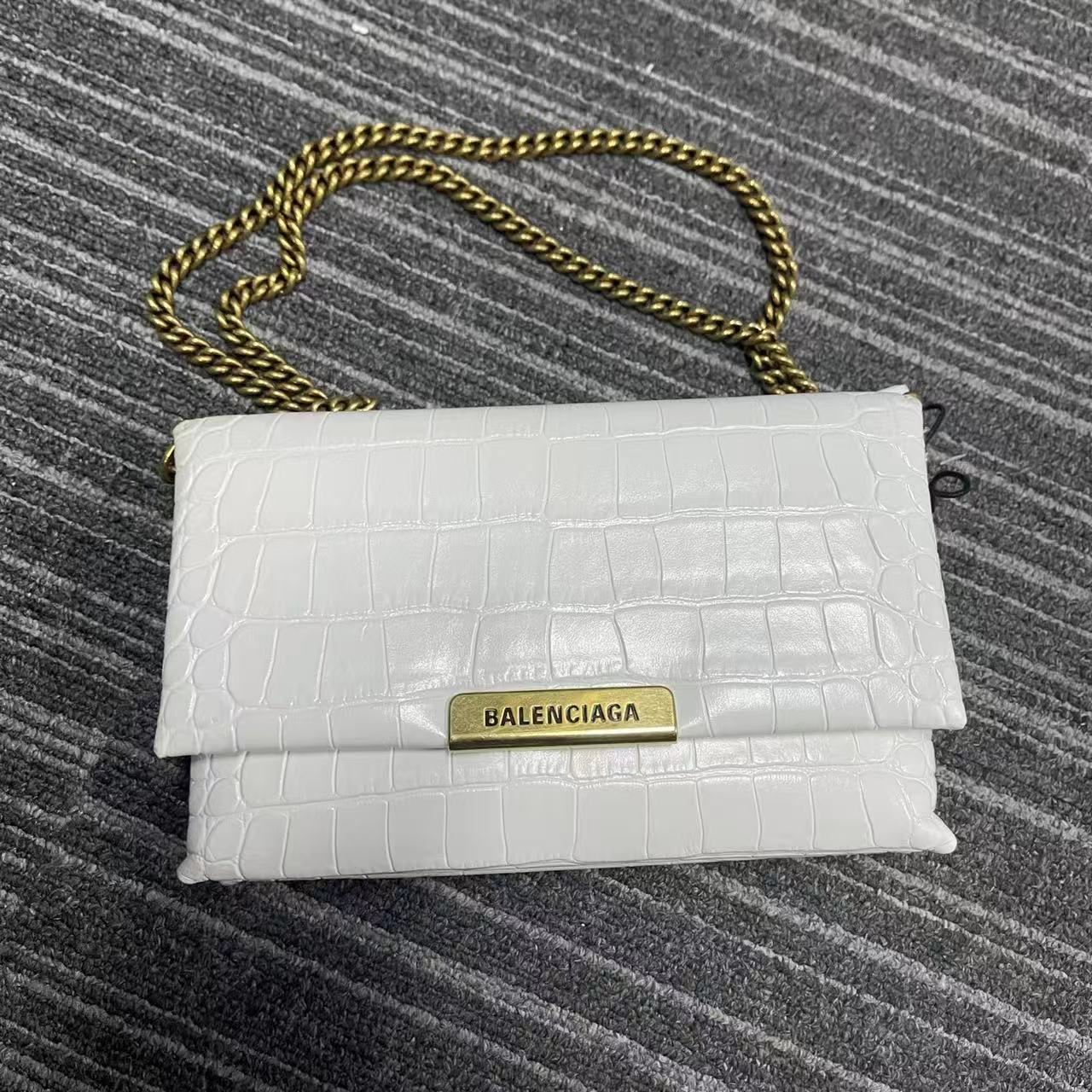 95新 Balenciaga/巴黎世家 鳄鱼压纹 斜挎包/非真假不退补不换