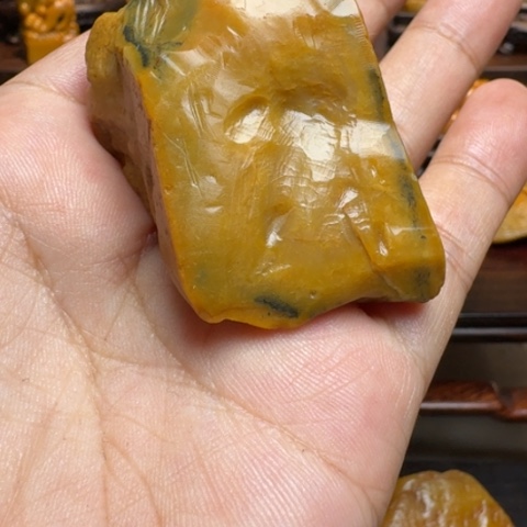 寿山石其他担*乌鸦皮田黄原石