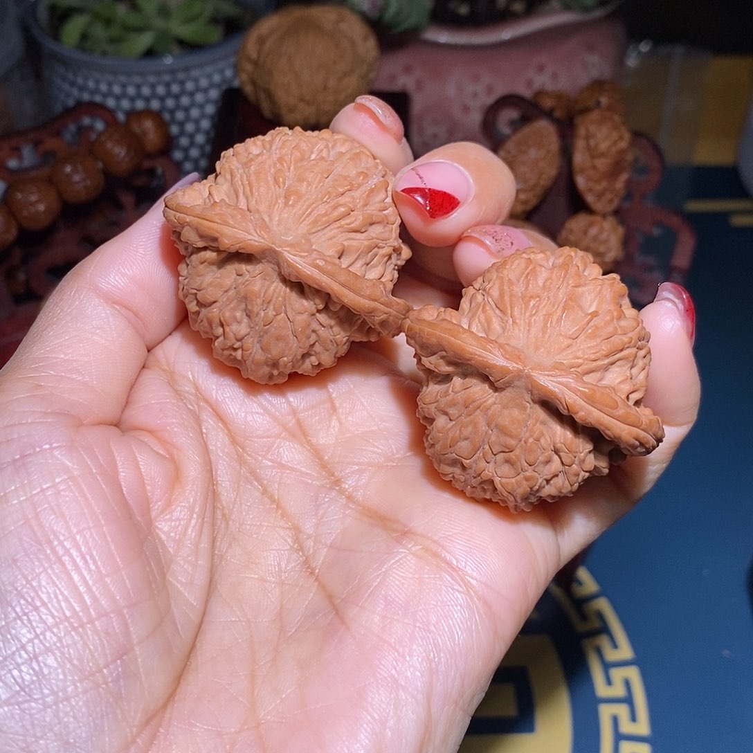 文玩核桃把件43红狮子