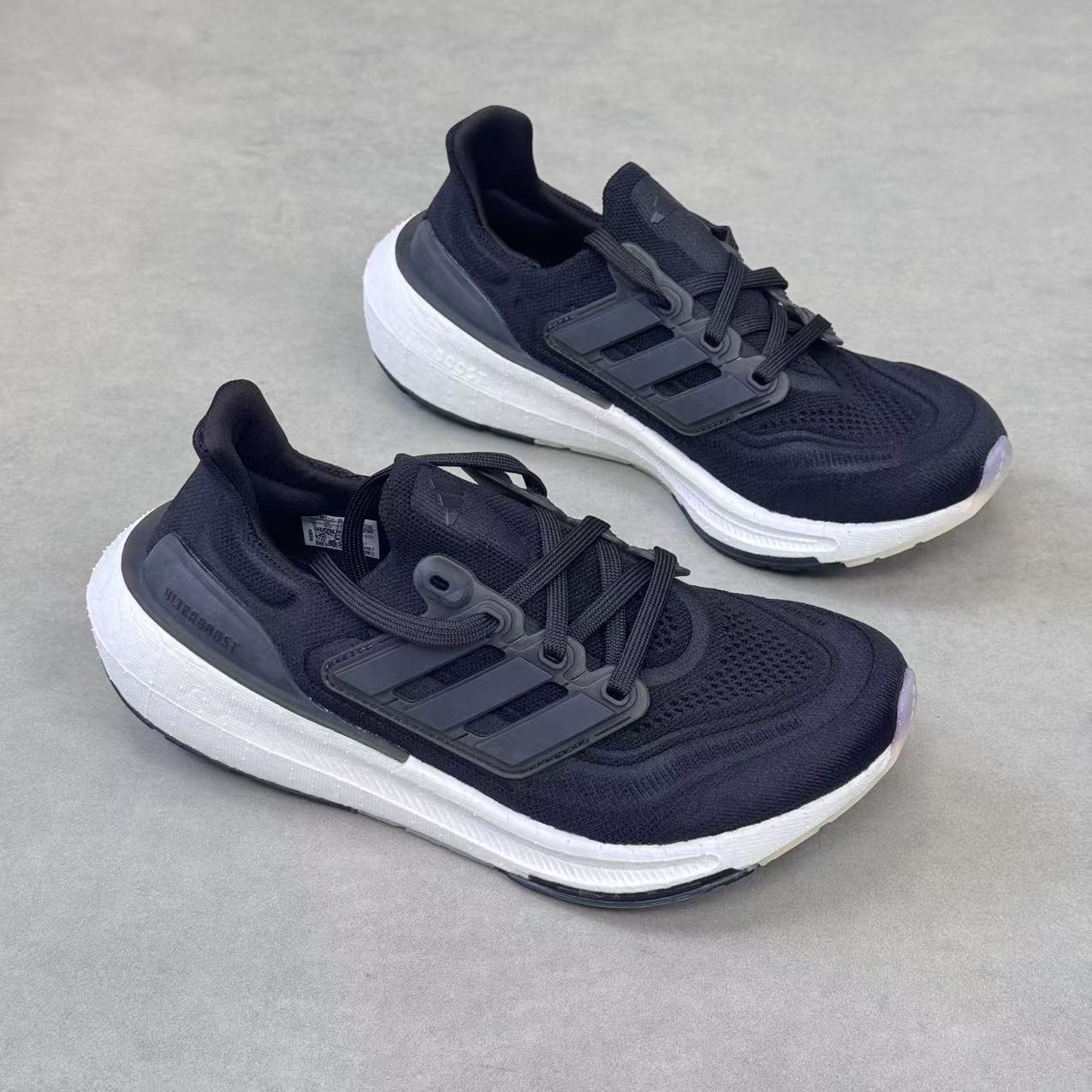 Adidas阿迪达斯跑步鞋Ultraboost Light男女款经典UB跑步鞋GY9351