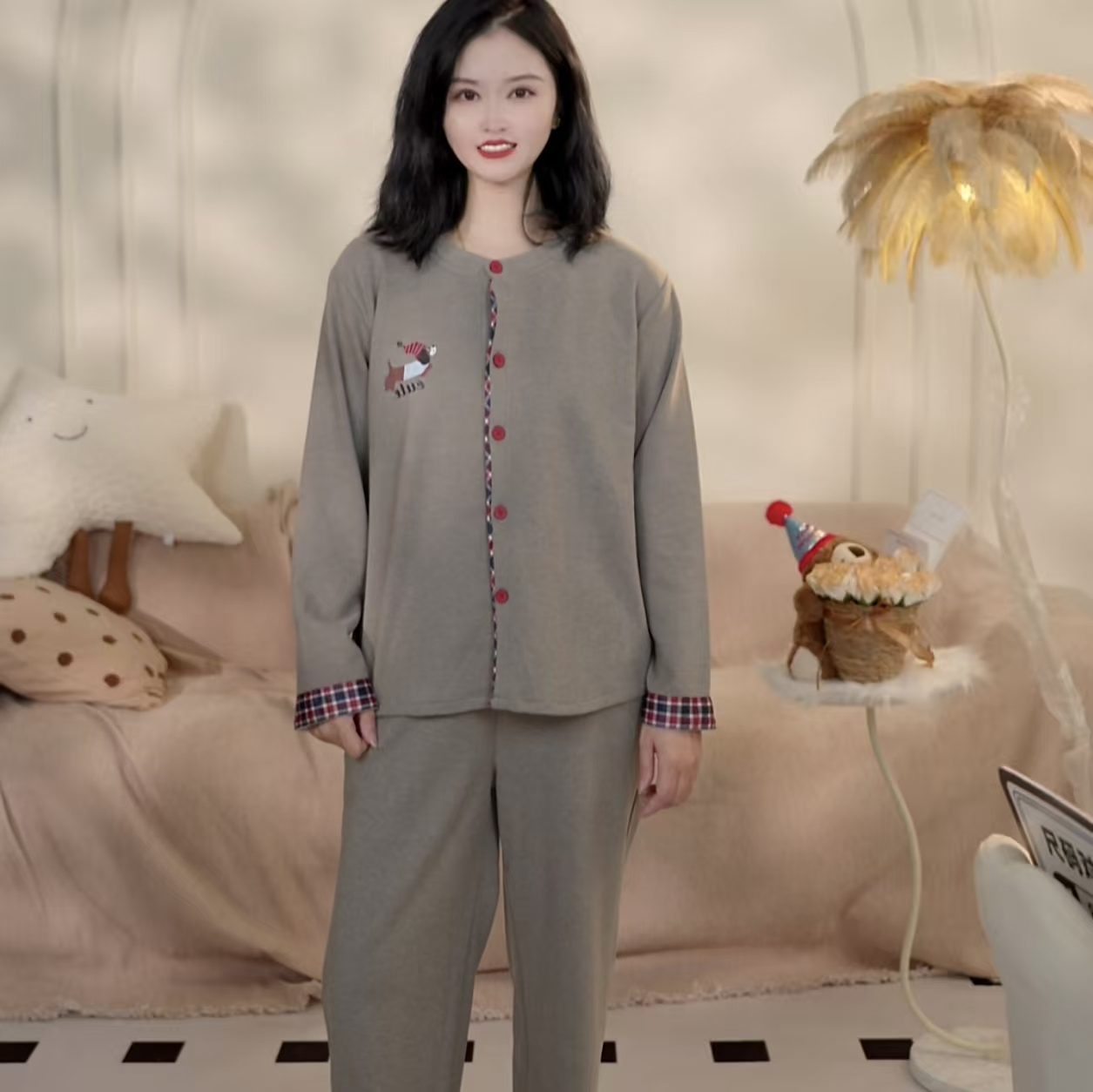 2025年新款设计冬帽狗狗休闲灰色新款秋冬长袖家居服套装AQQ