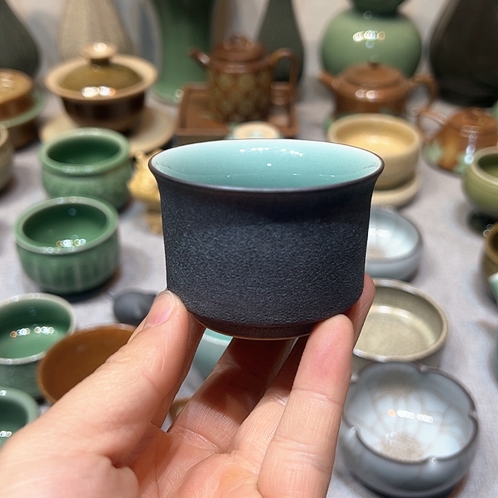 龙泉青瓷玄石马蹄杯