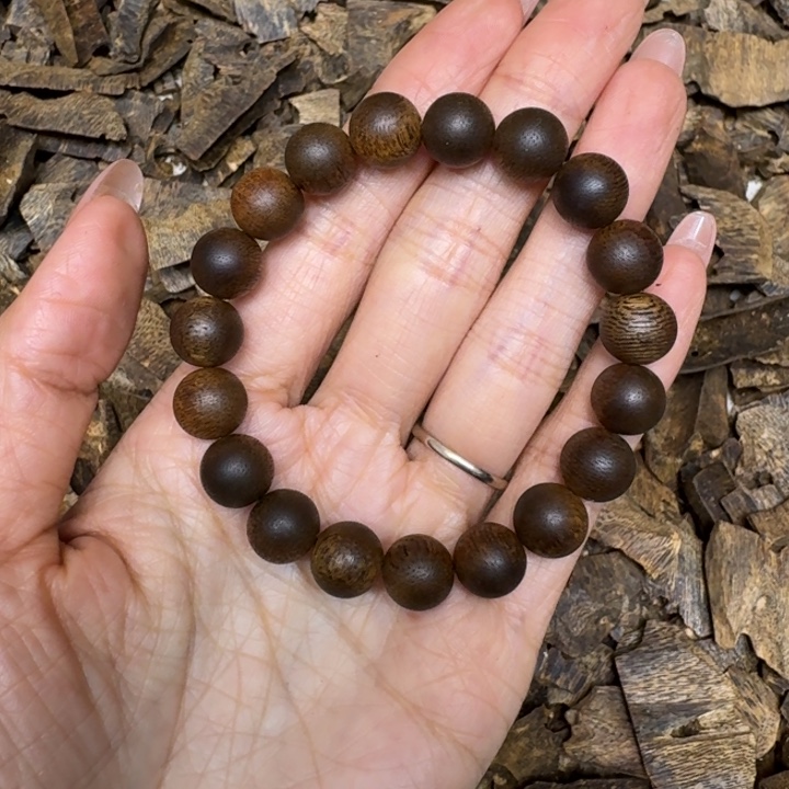 沉香手串用****6白棋沉浮一条