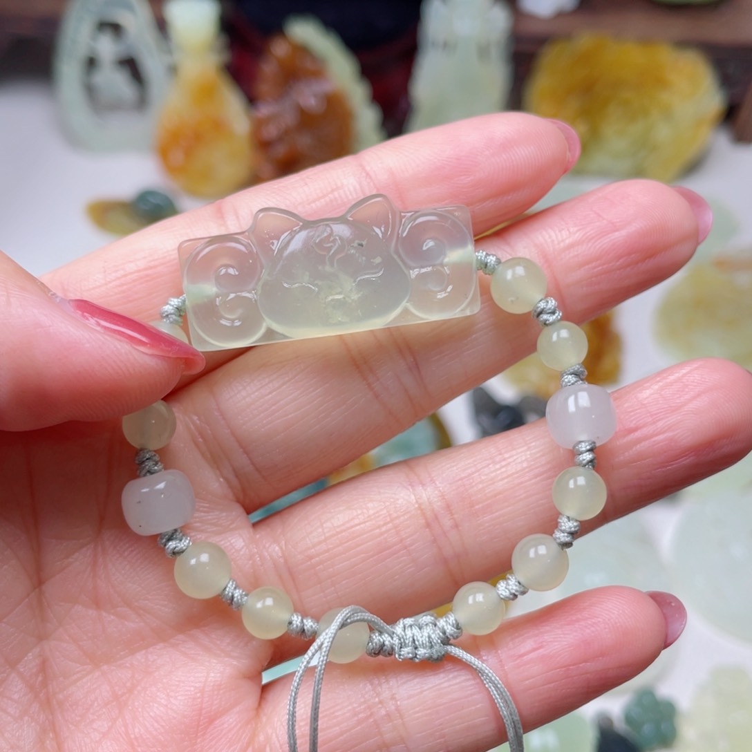 蛇纹石玉颈饰未镶嵌