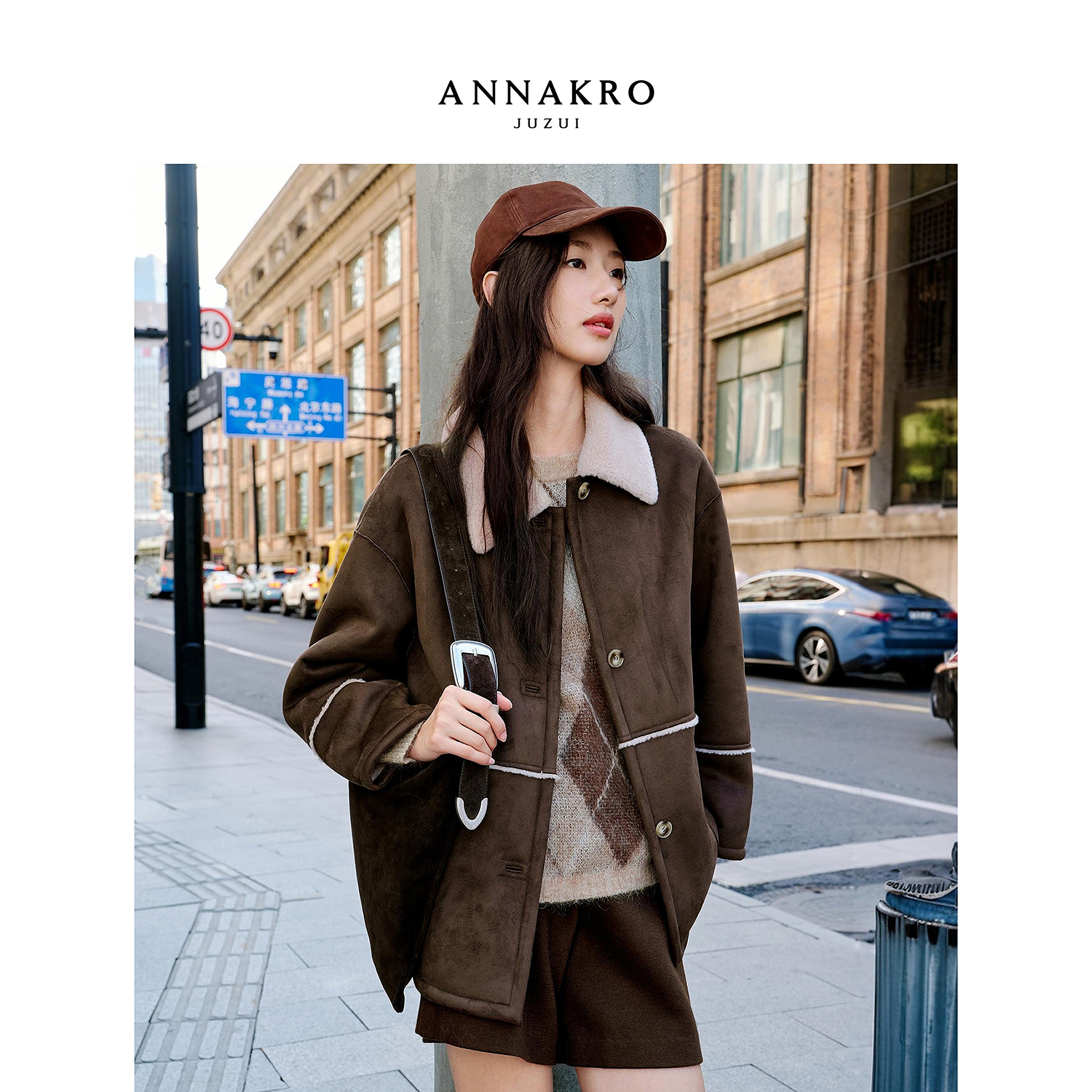 玖姿·安娜蔻复古巴恩风内里翻领外套女2025冬季新款