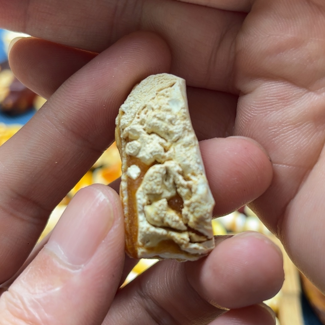 不***亮定制琥珀未镶嵌蜜蜡