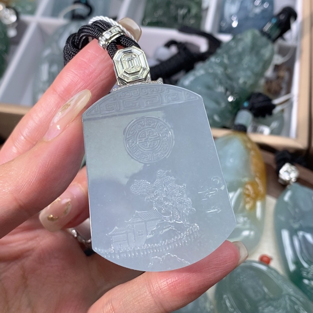 翡翠颈饰未镶嵌一****望翡翠