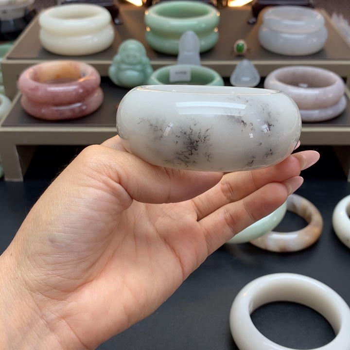 石英质玉手镯未镶嵌可**爱56.7