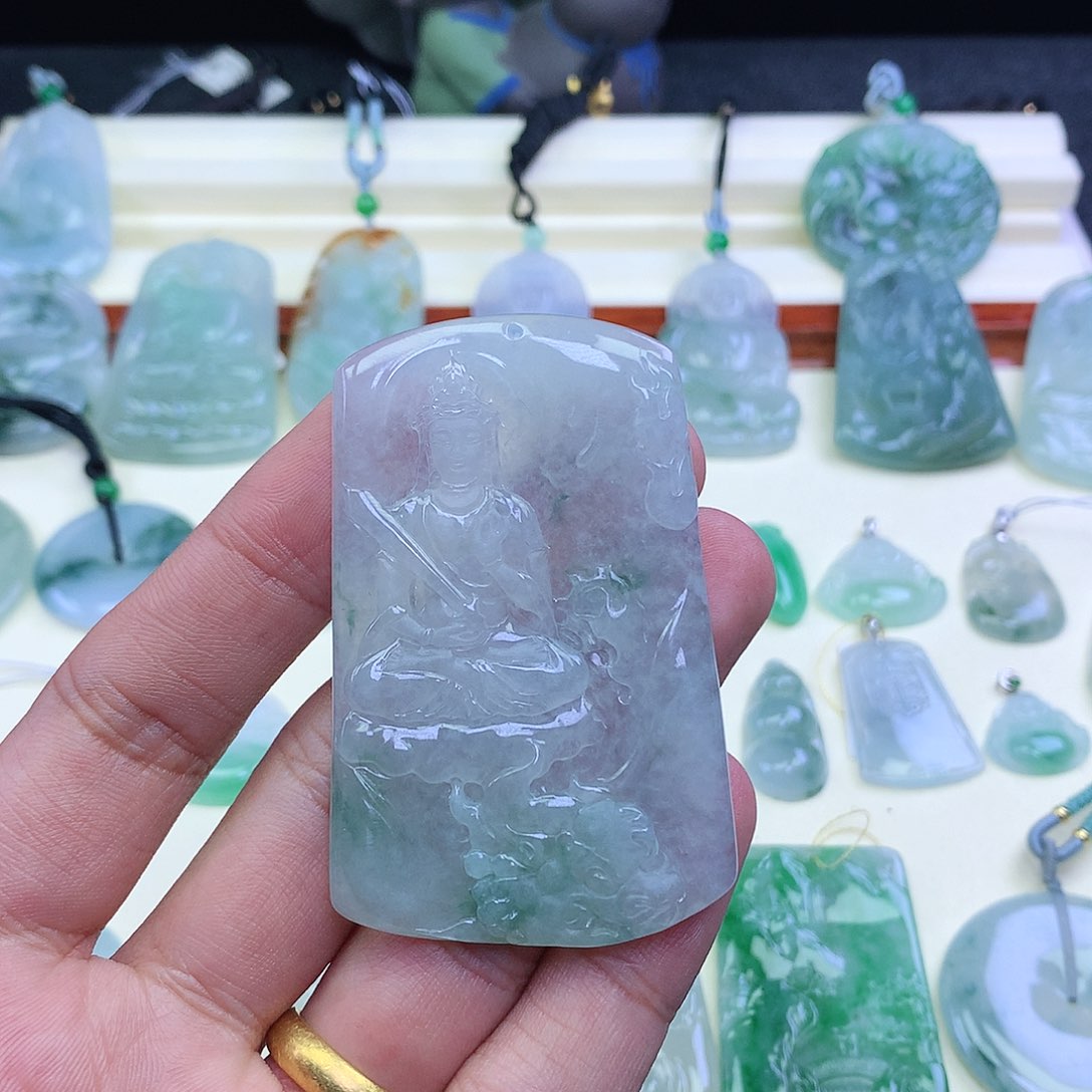 翡翠颈饰未镶嵌吊坠