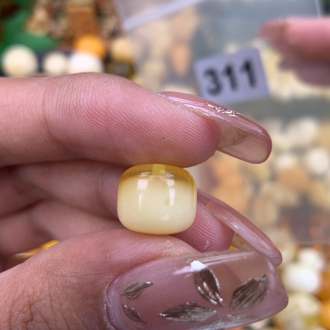 琥珀珠宝奇石未镶嵌11.1