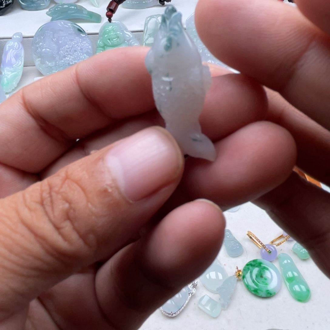 翡翠未镶嵌颈饰翡翠鱼