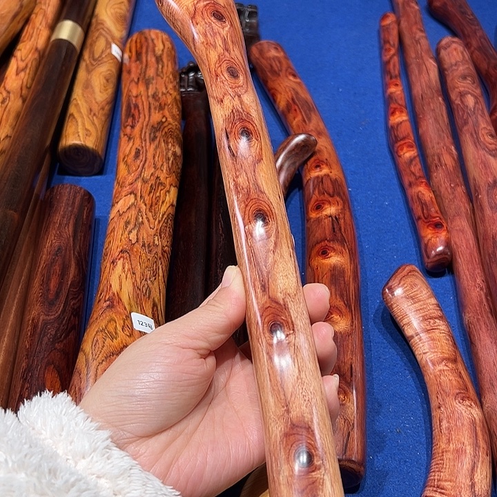 木老挝花梨木满鬼脸手把玩棍长36厘米