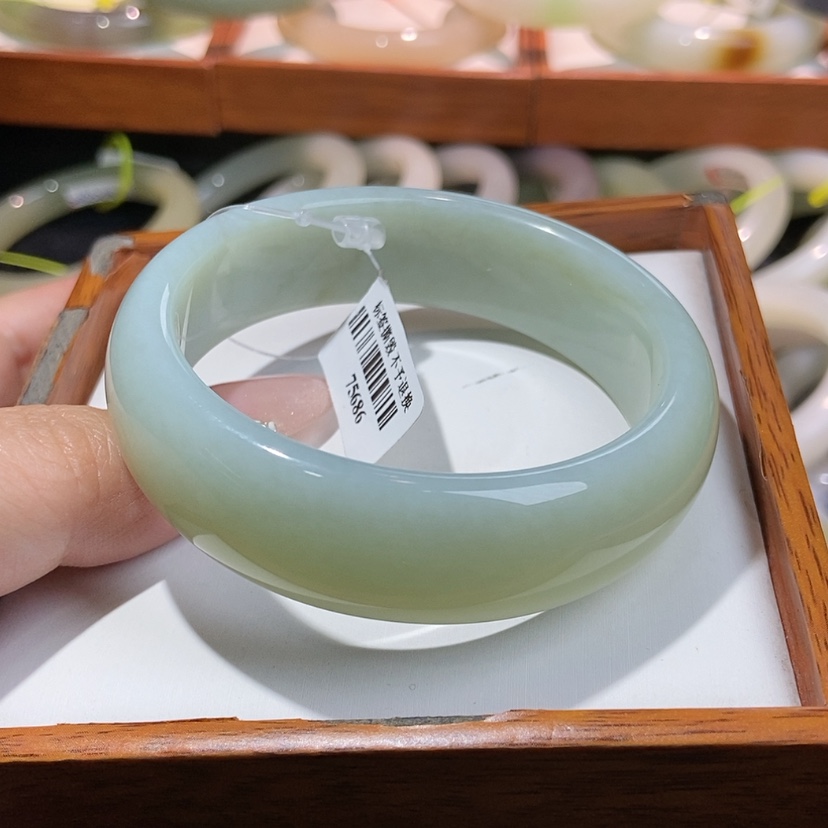 【闪购商品】和田玉未镶嵌手镯55.1