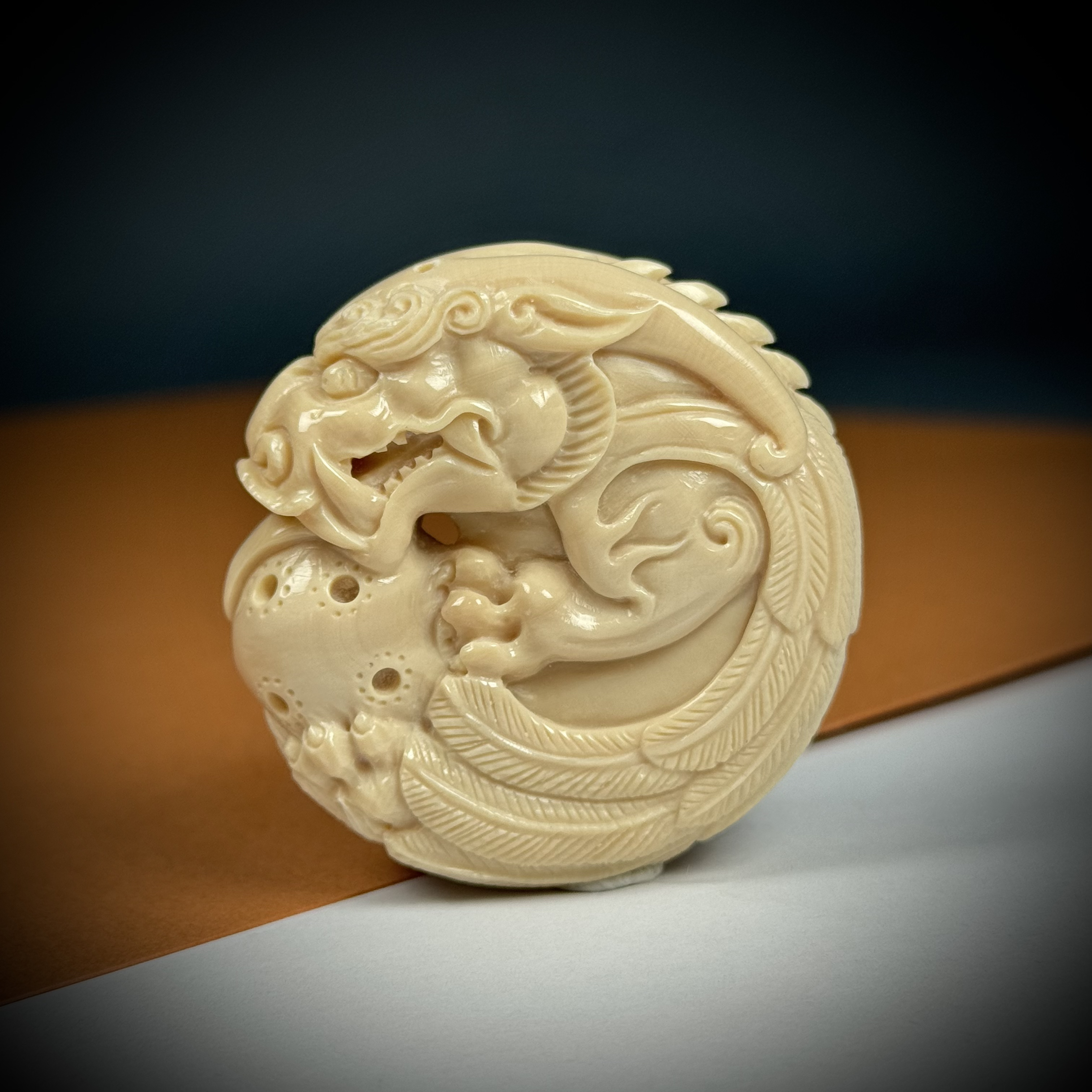 H25-93天然猛犸牙 貔貅抱球 51*16mm支持复检假一罚十