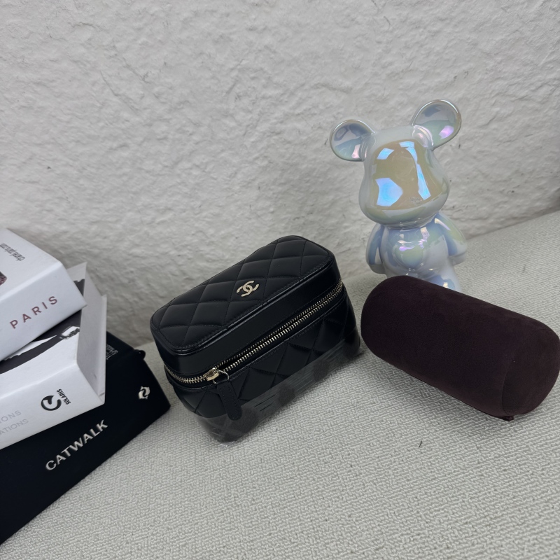 95新 Chanel/香奈儿 黑金手表拉链盒 底长13 22开