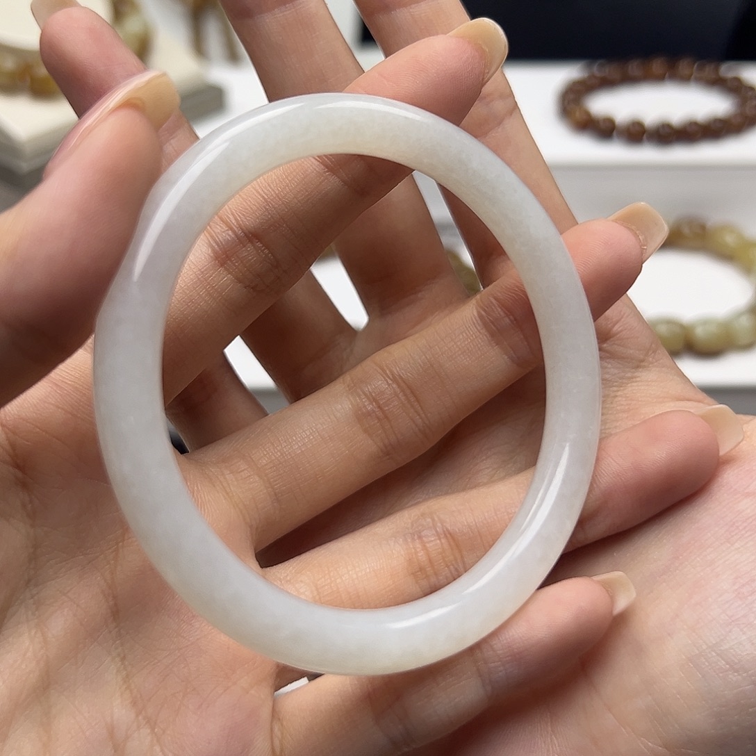 和田玉（糖玉）未镶嵌颈饰和田玉圈口58.3