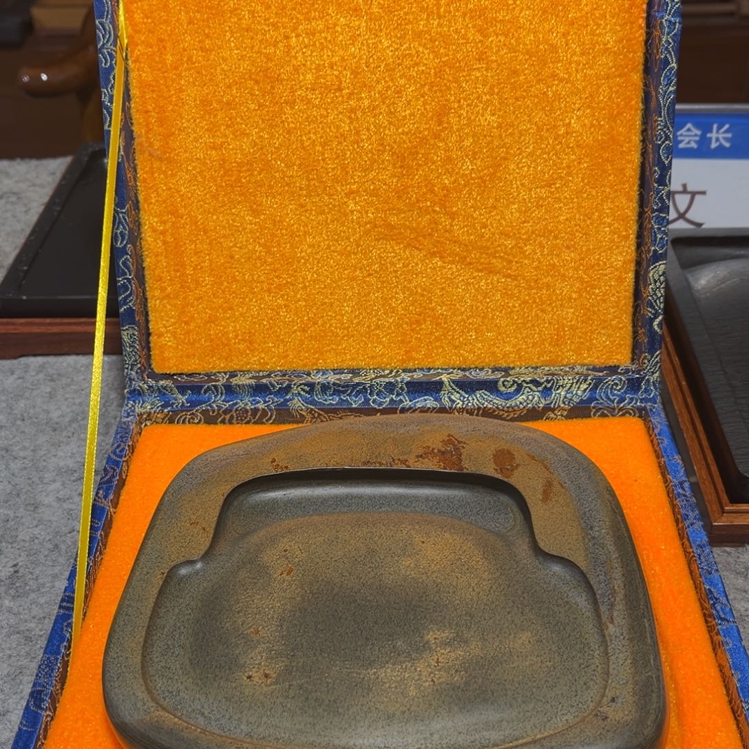 N***X1………………………………………………