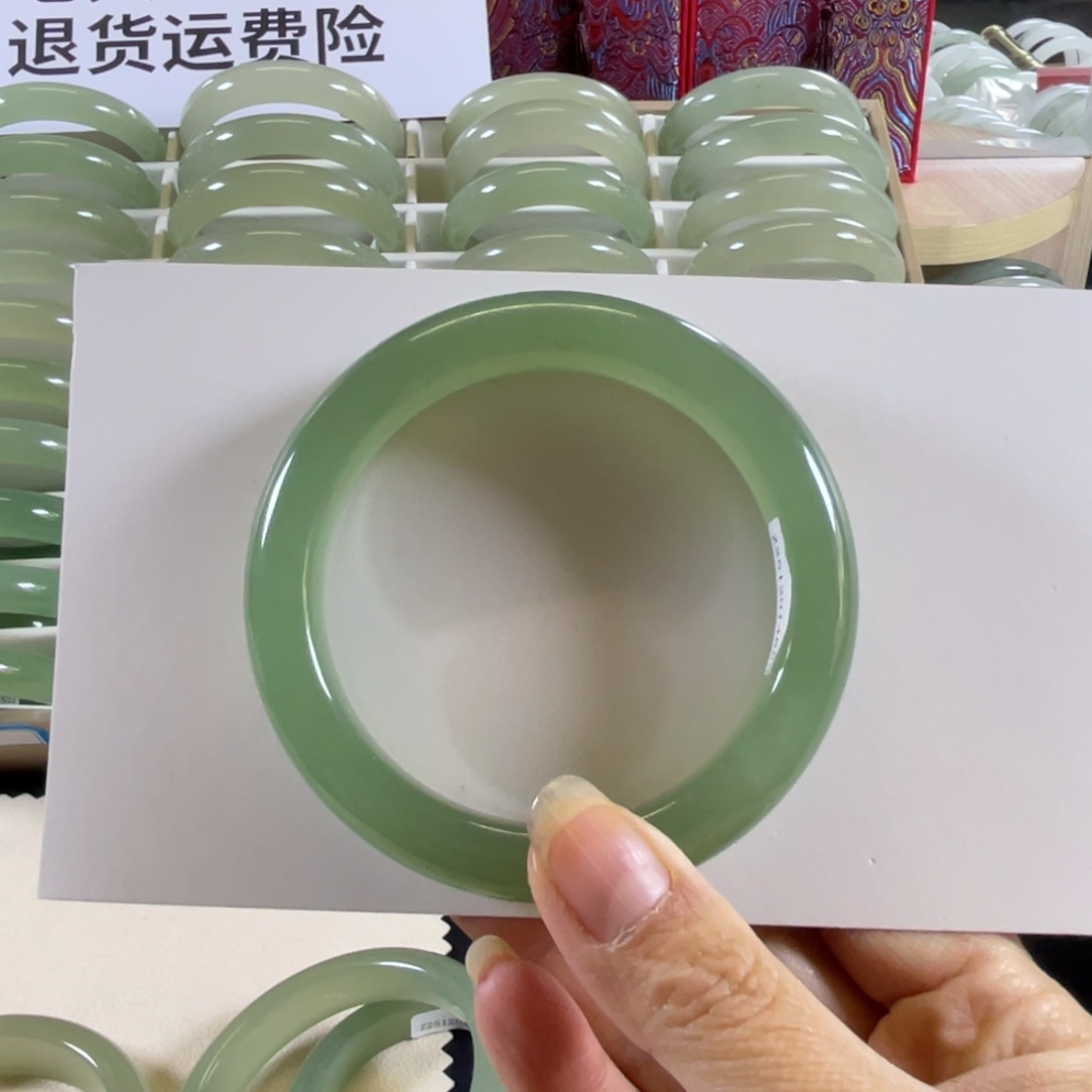 东陵石未镶嵌手镯60