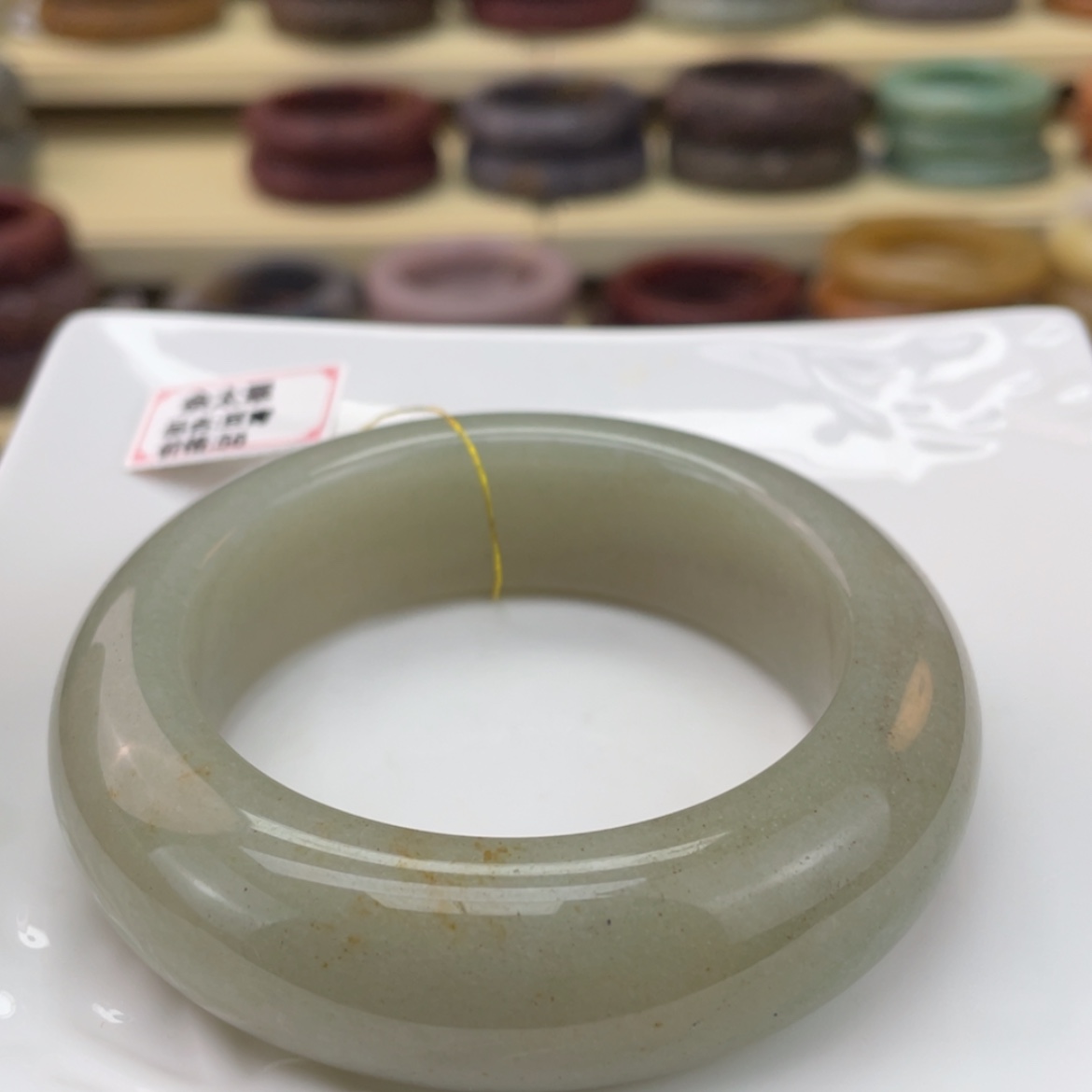 【闪购商品】石英质玉手镯未镶嵌