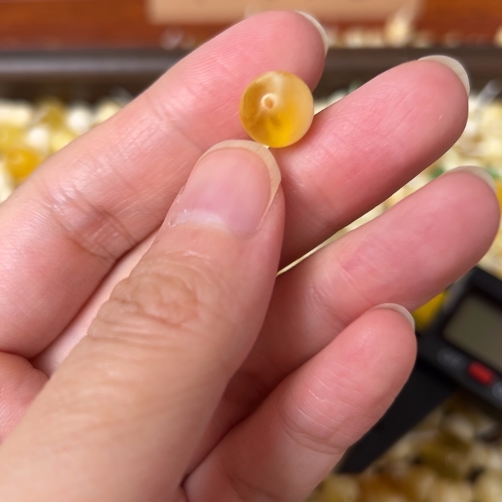 蜜蜡未镶嵌裸石9.8mm一个