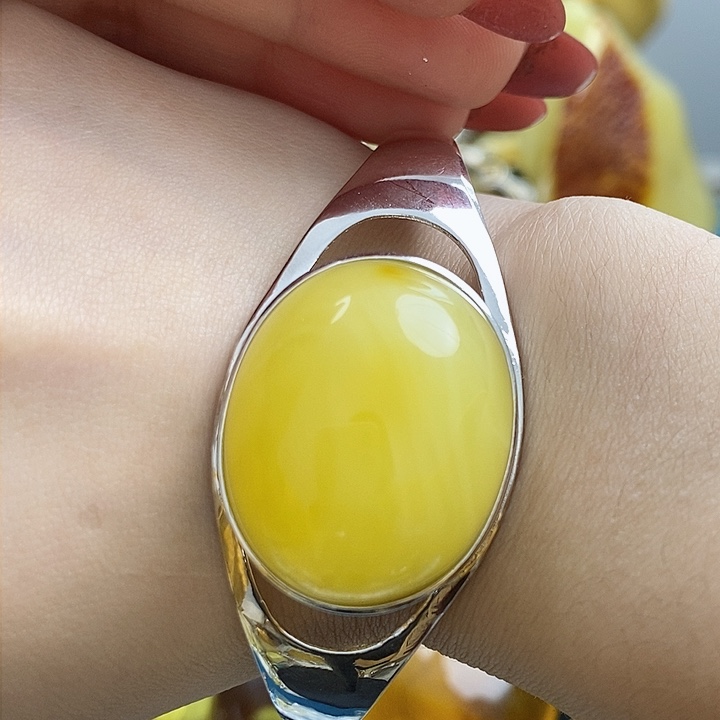 琥珀手镯银S925镶嵌手镯