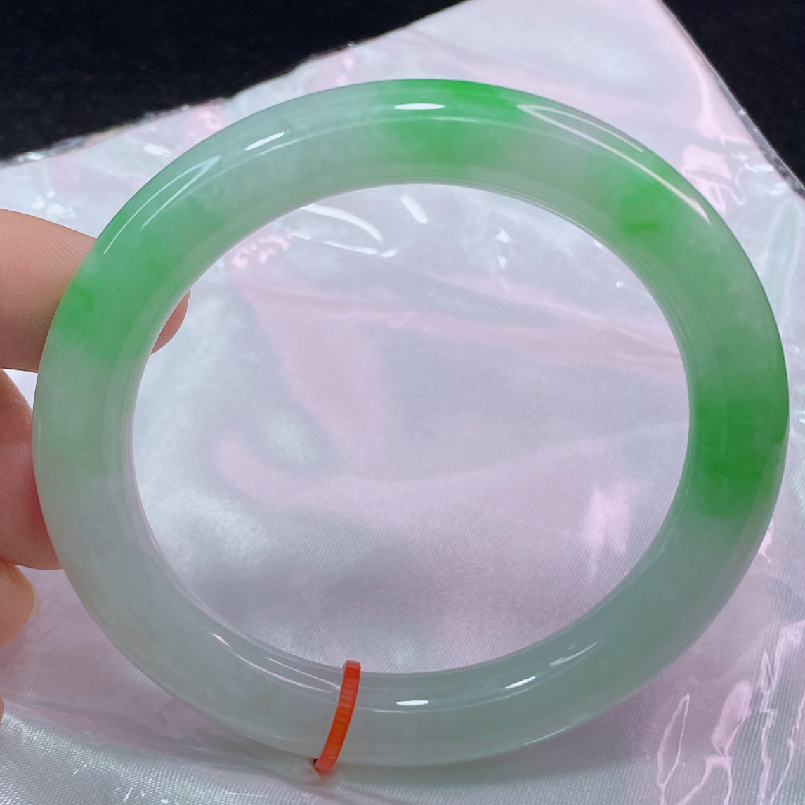 缅甸天然A货翡翠手镯冰透冰阳绿5859