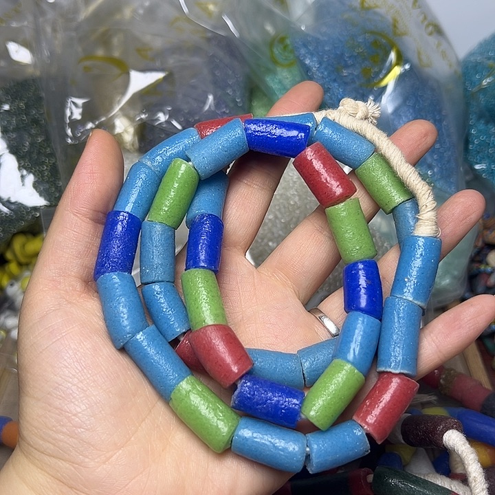 琉璃颈饰1141。 非洲琉璃一条福利