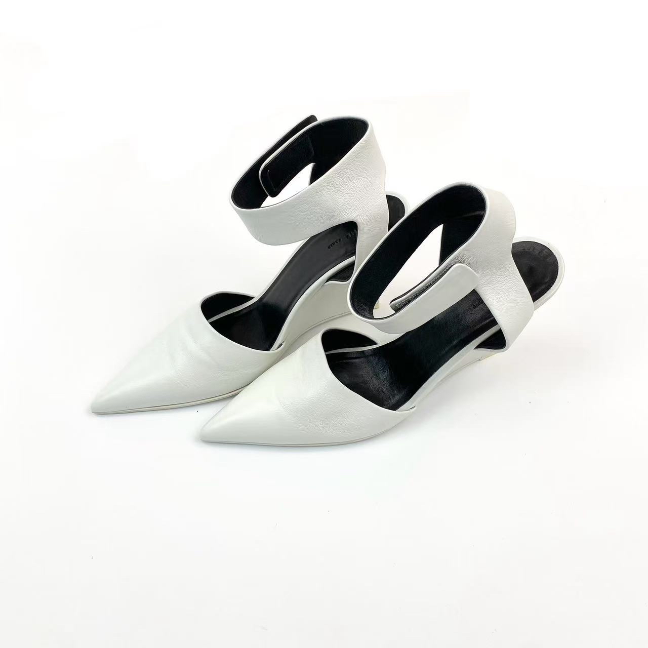 95新 Celine/思琳 95新 sr 一字带钻高跟鞋 代替链接