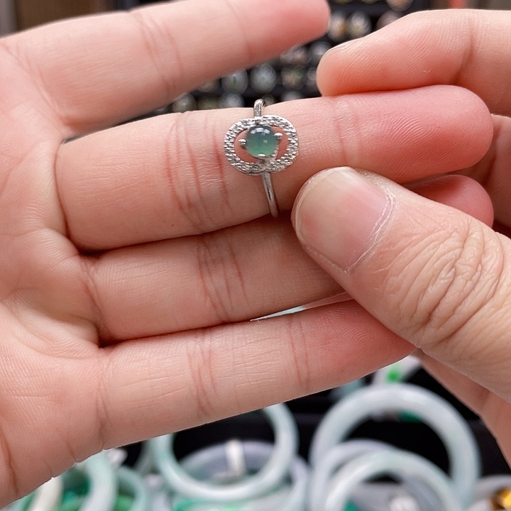 翡翠未镶嵌手镯翡翠