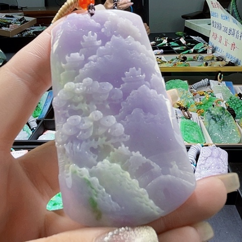 颈饰未镶嵌翡翠一个