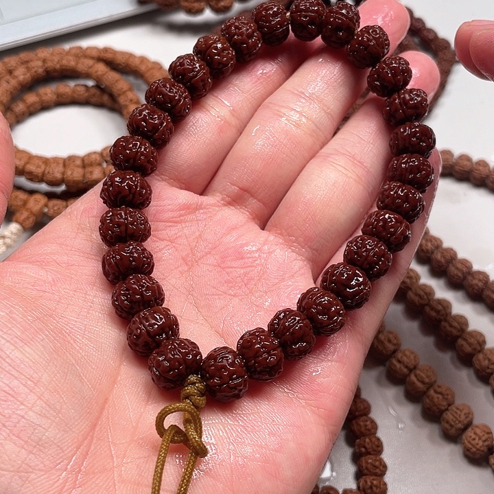 金刚菩提吊坠老树王手持