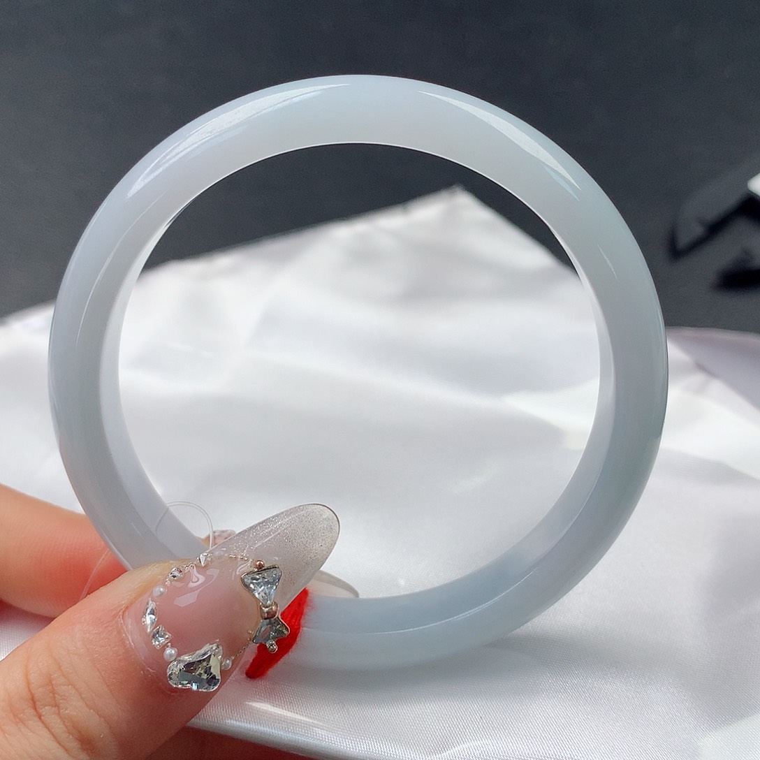 翡翠手镯未镶嵌34正60