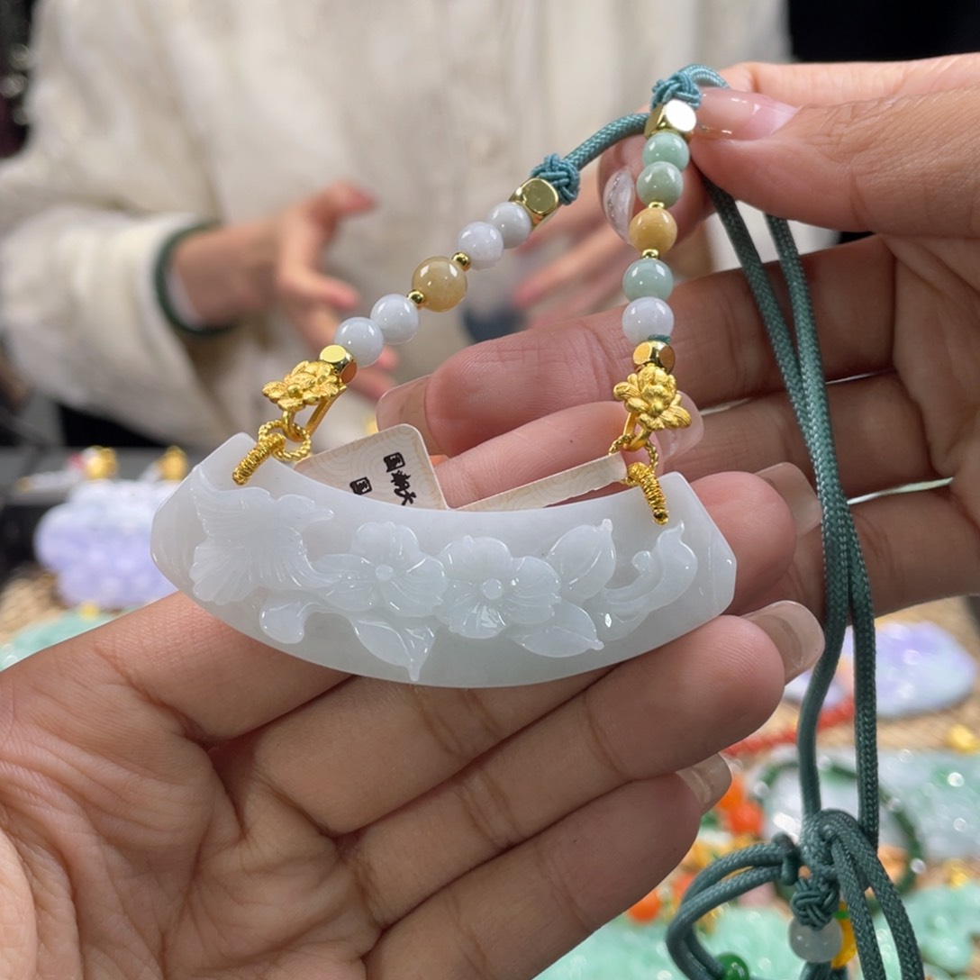 翡翠颈饰未镶嵌代编织