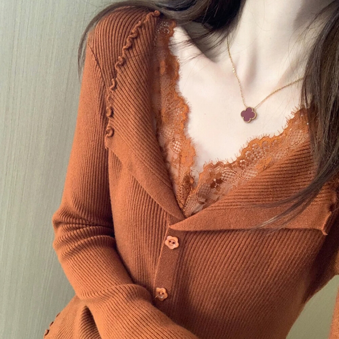 2025新款超洋气翻领长袖蕾丝拼接针织开衫女显瘦v领毛衣