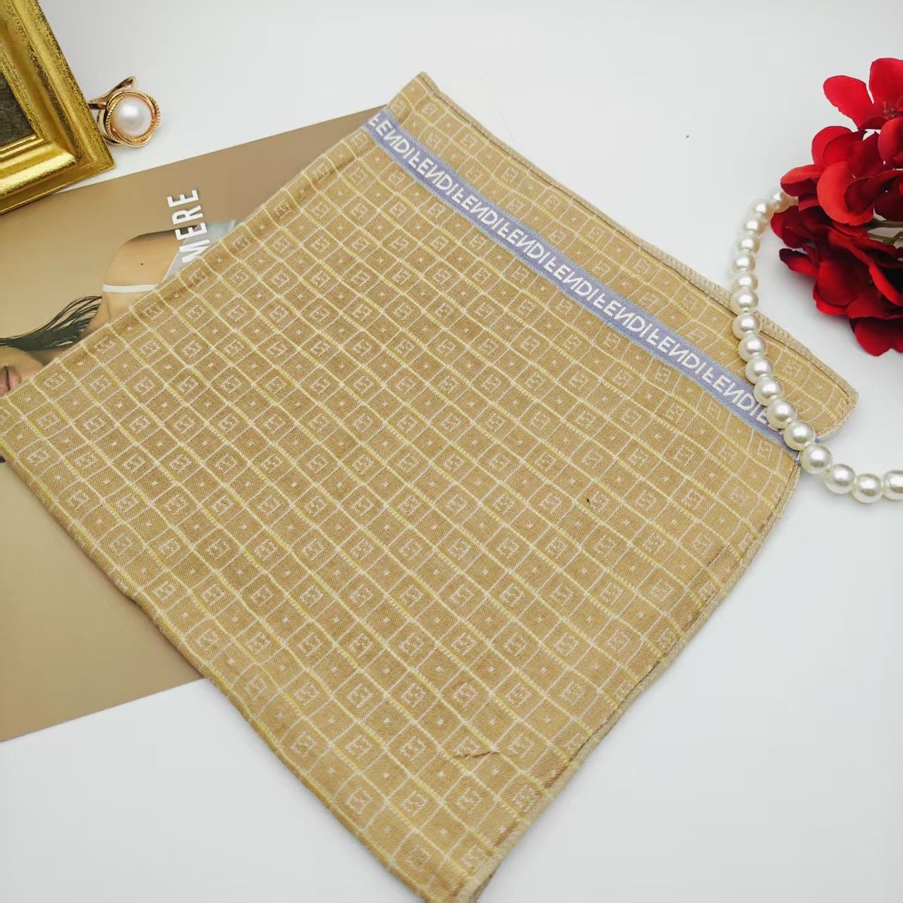 95新 FENDI/芬迪 海囤/芬迪/丝巾/YY05611