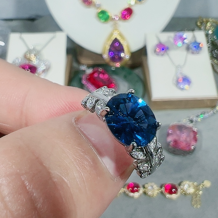 红宝石颈饰未镶嵌