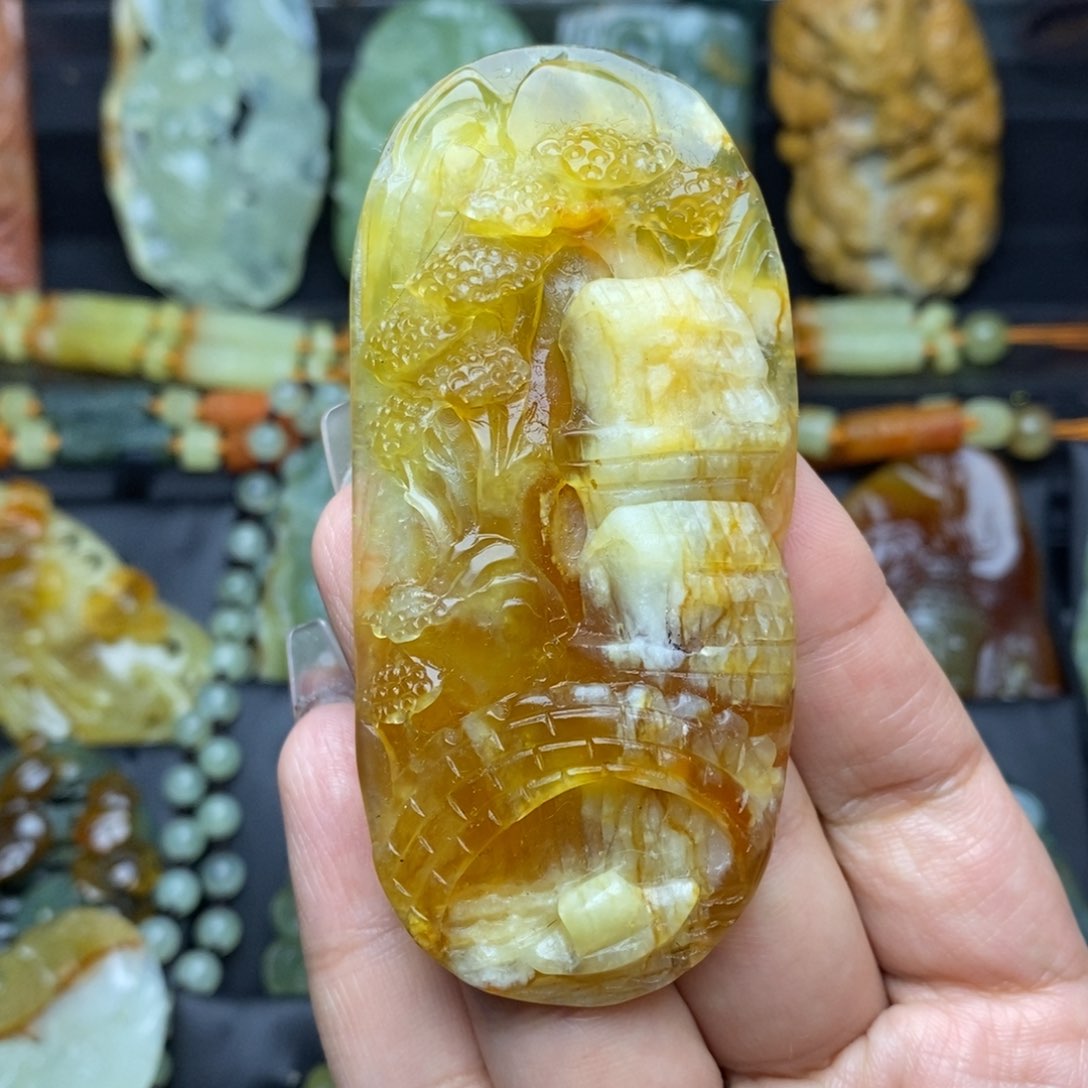 蛇纹石玉未镶嵌颈饰