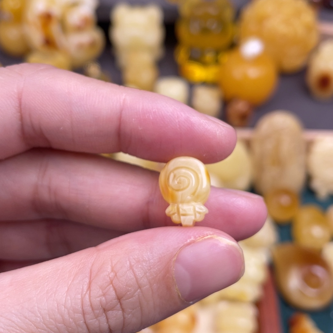 琥珀裸石未镶嵌蜜蜡