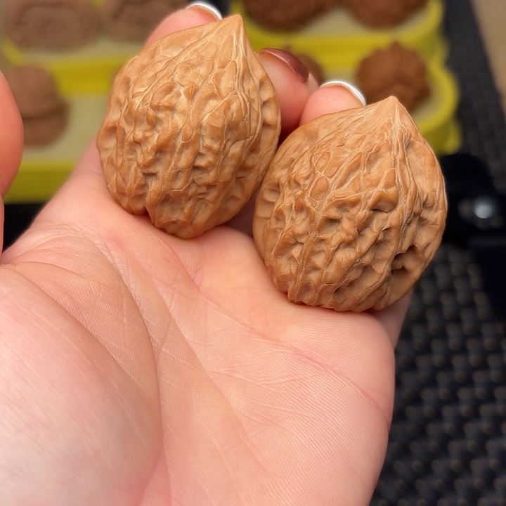 也***晴吊坠文玩核桃34野生鸡心