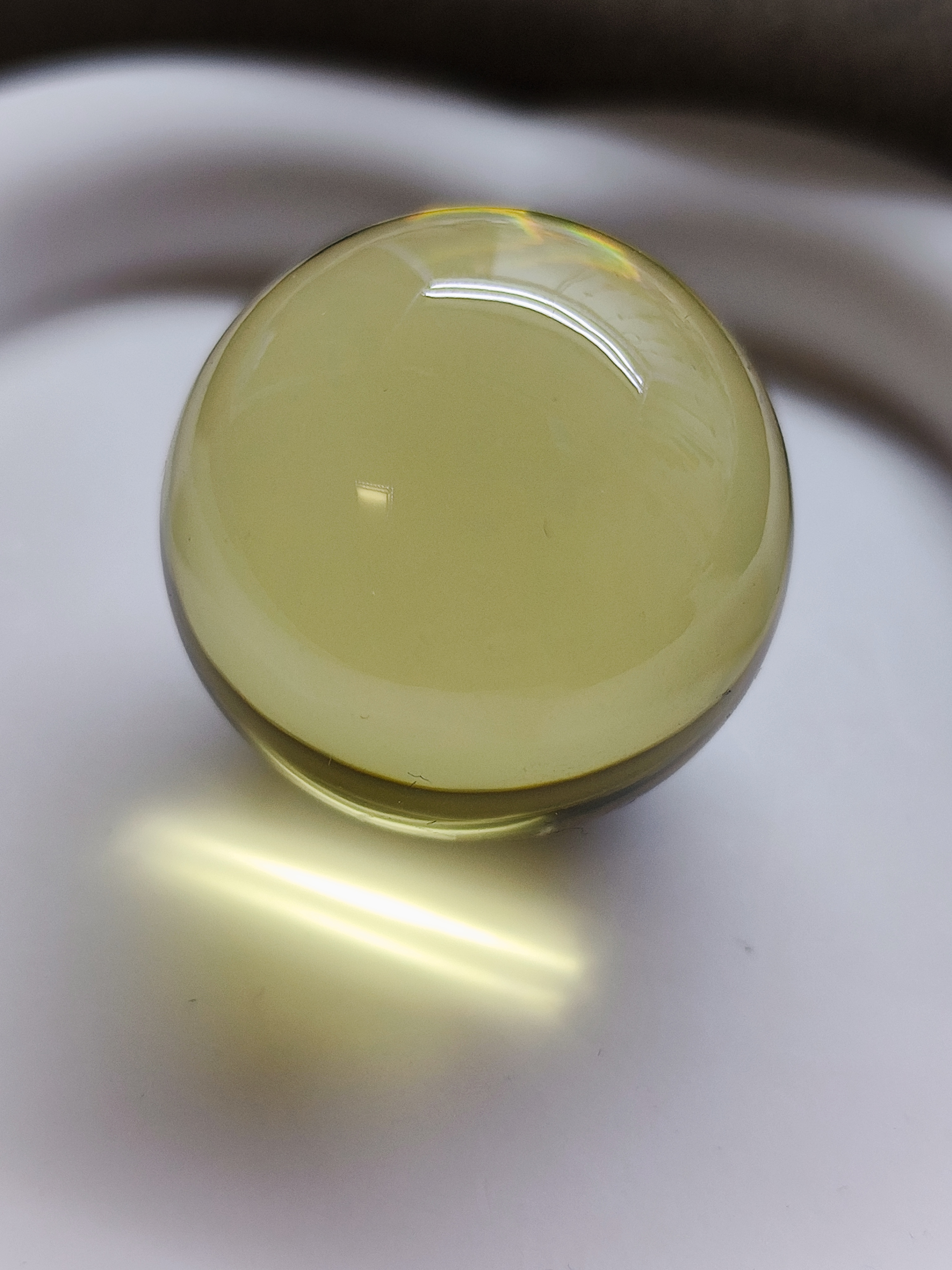天然黄水晶球小摆件，晶体通透干净，尺寸31.6mm