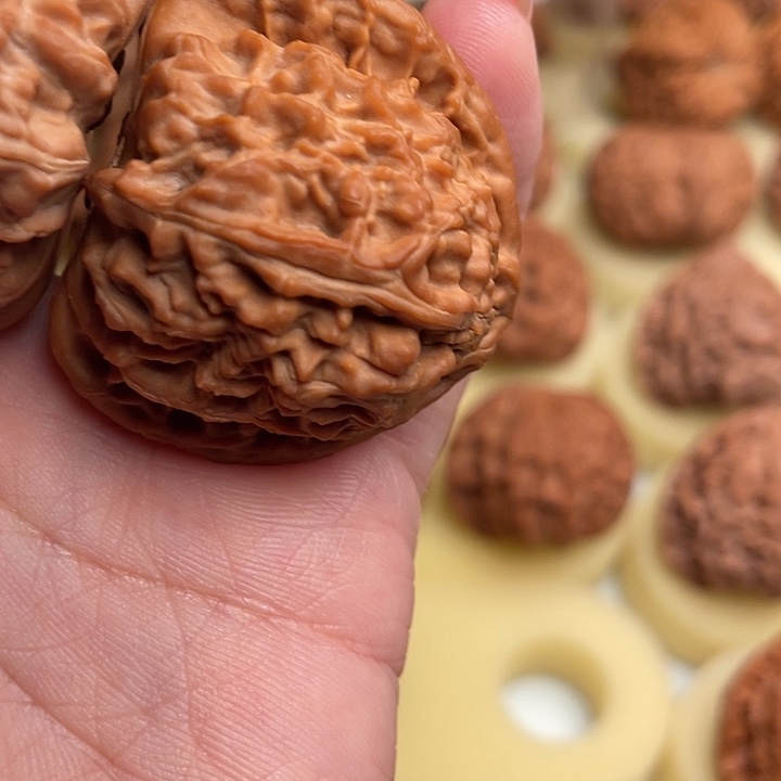 袁***品文玩核桃把件三角白43