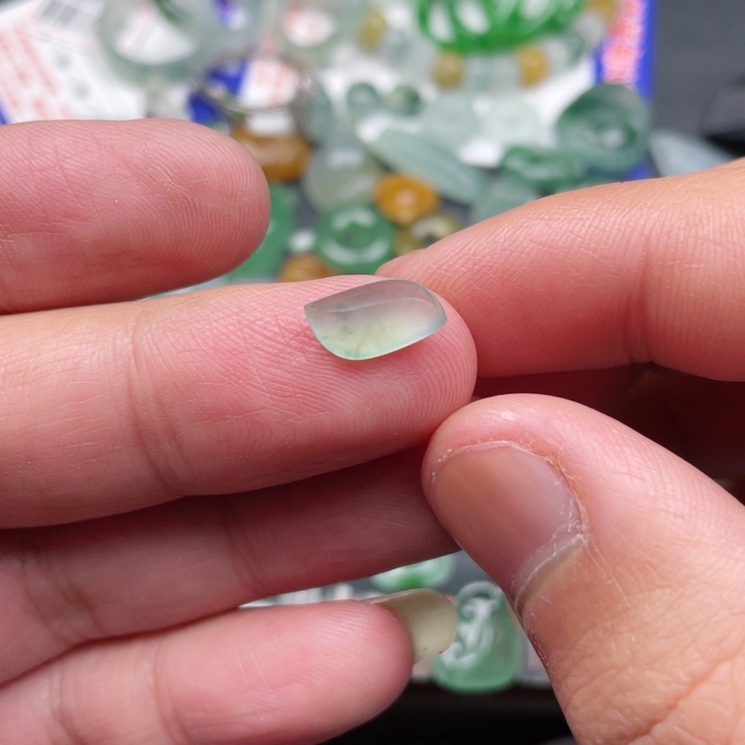 翡翠颈饰未镶嵌缅甸翡翠