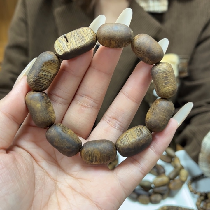 沉香手串随型留疤单圈多样性发1