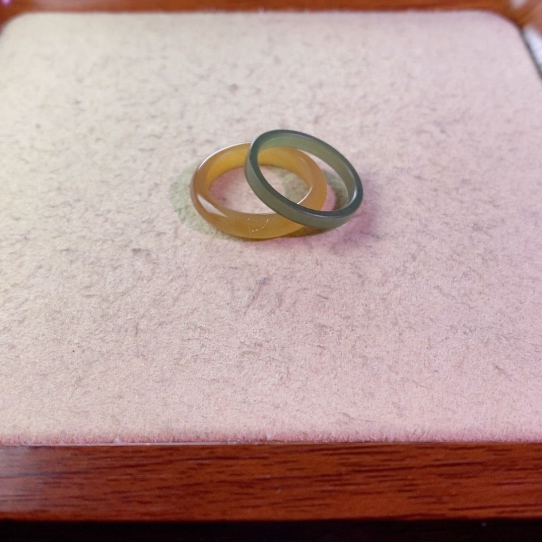 和田玉颈饰未镶嵌囍****?