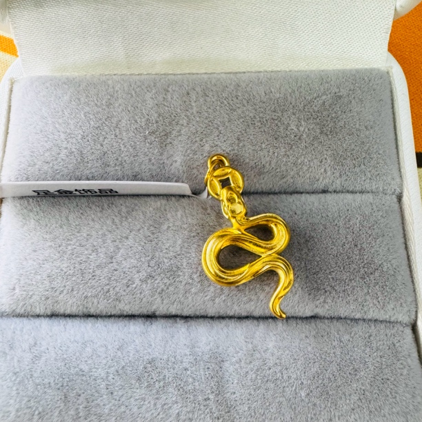 【莹莹专享】足金999饰品 小蛇吊坠 0.5 GP