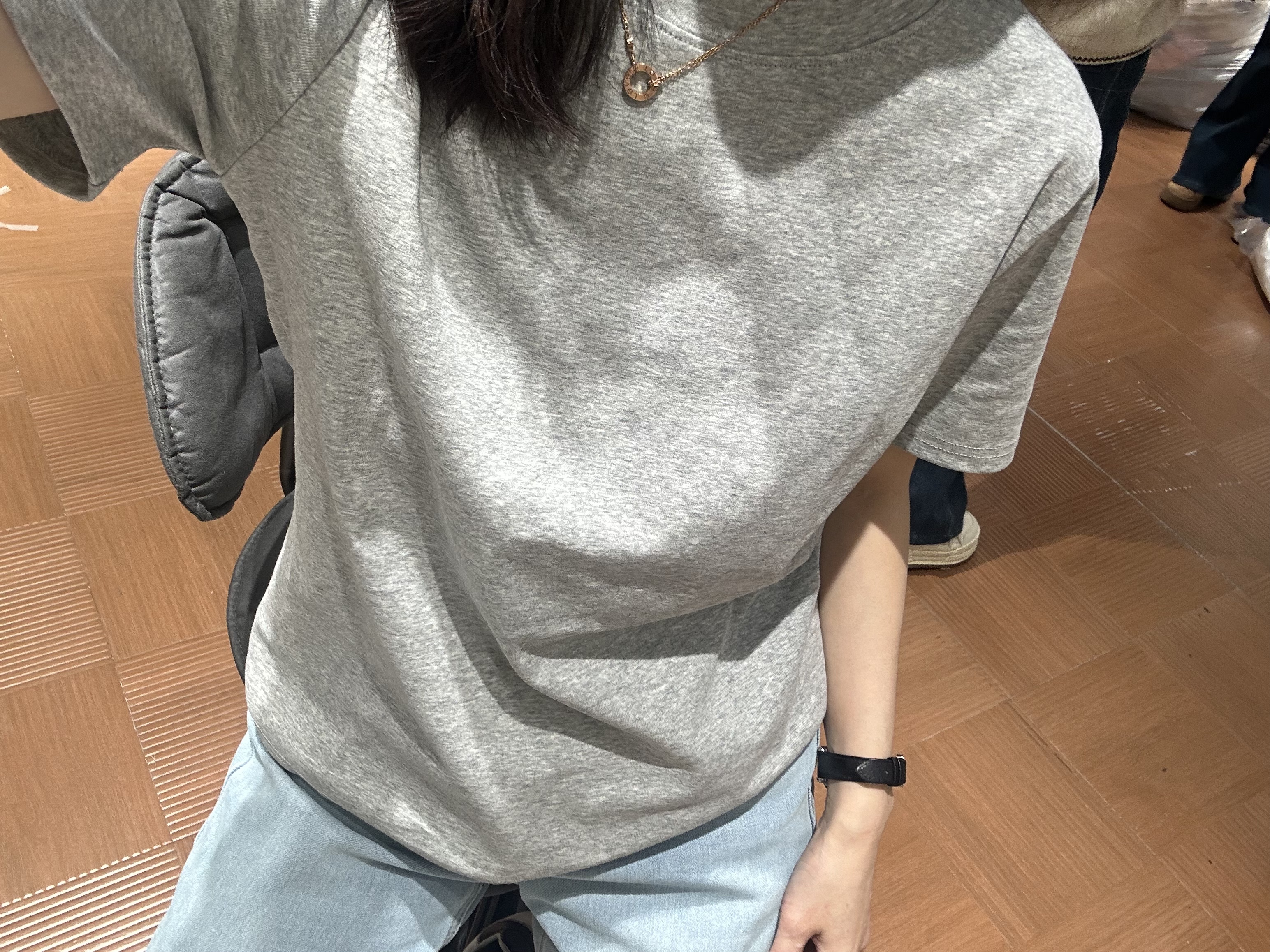 宽松短袖t恤女百搭显瘦上衣新款春季简约时尚上衣