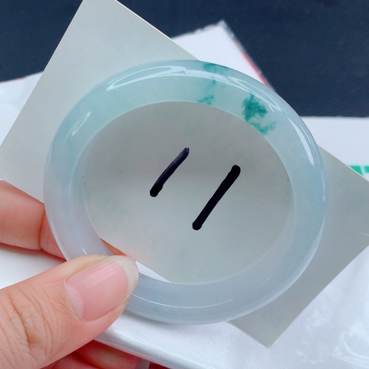 翡翠手镯未镶嵌正