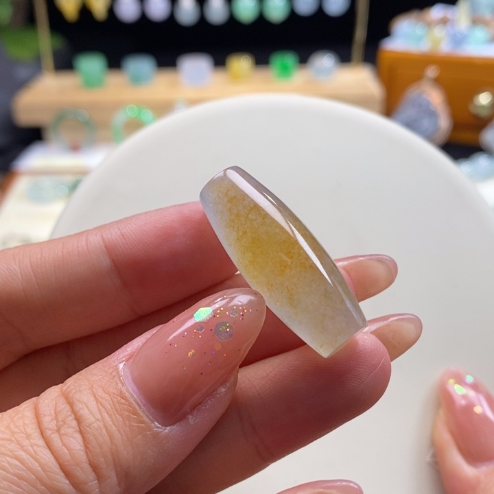 翡翠吊坠(不含链)未镶嵌翡翠高冰黄翡橄榄珠